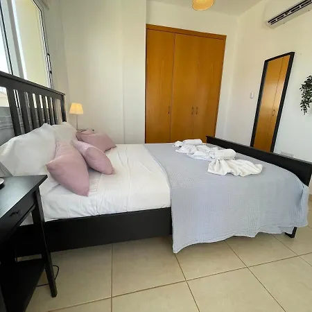 Scarlett, Ayia Thekla וילה איה נאפה