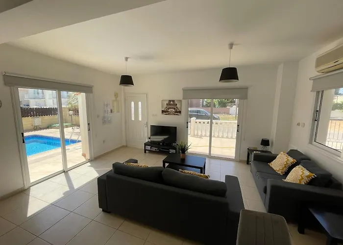 Scarlett, Ayia Thekla * Ajia Napa