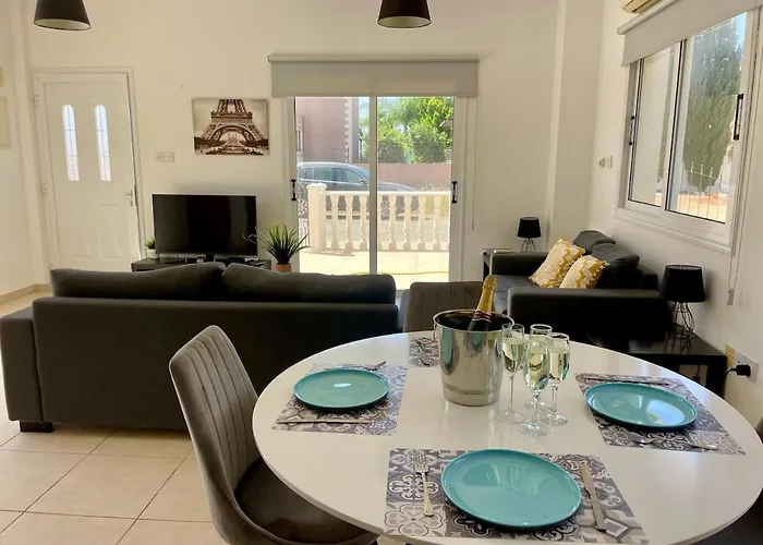 Scarlett, Ayia Thekla Ajia Napa