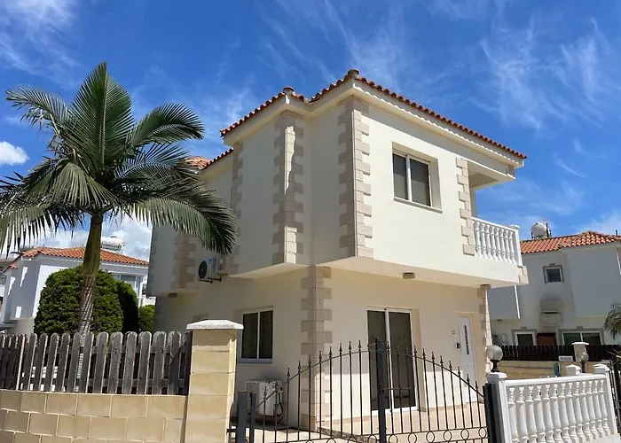 Scarlett, Ayia Thekla