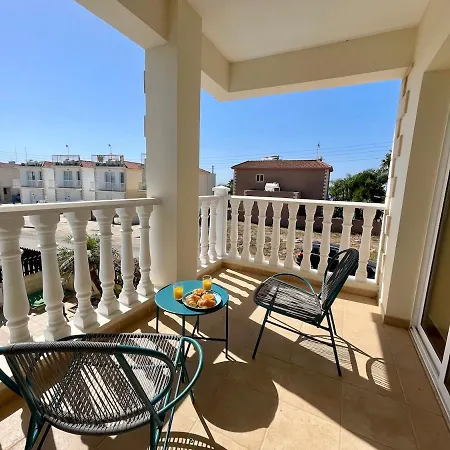 Villa Scarlett, Ayia Thekla