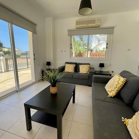 فيلة Scarlett, Ayia Thekla *