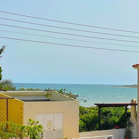 Scarlett, Ayia Thekla فيلة *